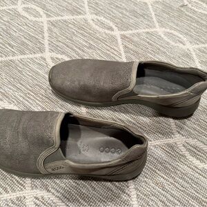 Ecco Women's Never Worn Slip-On Loafers. Size 38.